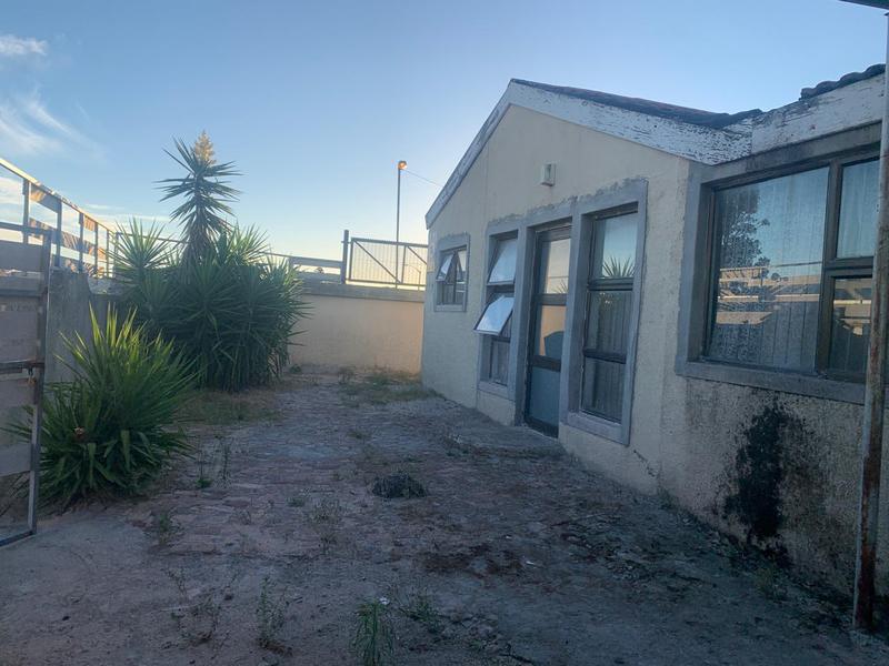 5 Bedroom Property for Sale in Russels Rest Western Cape